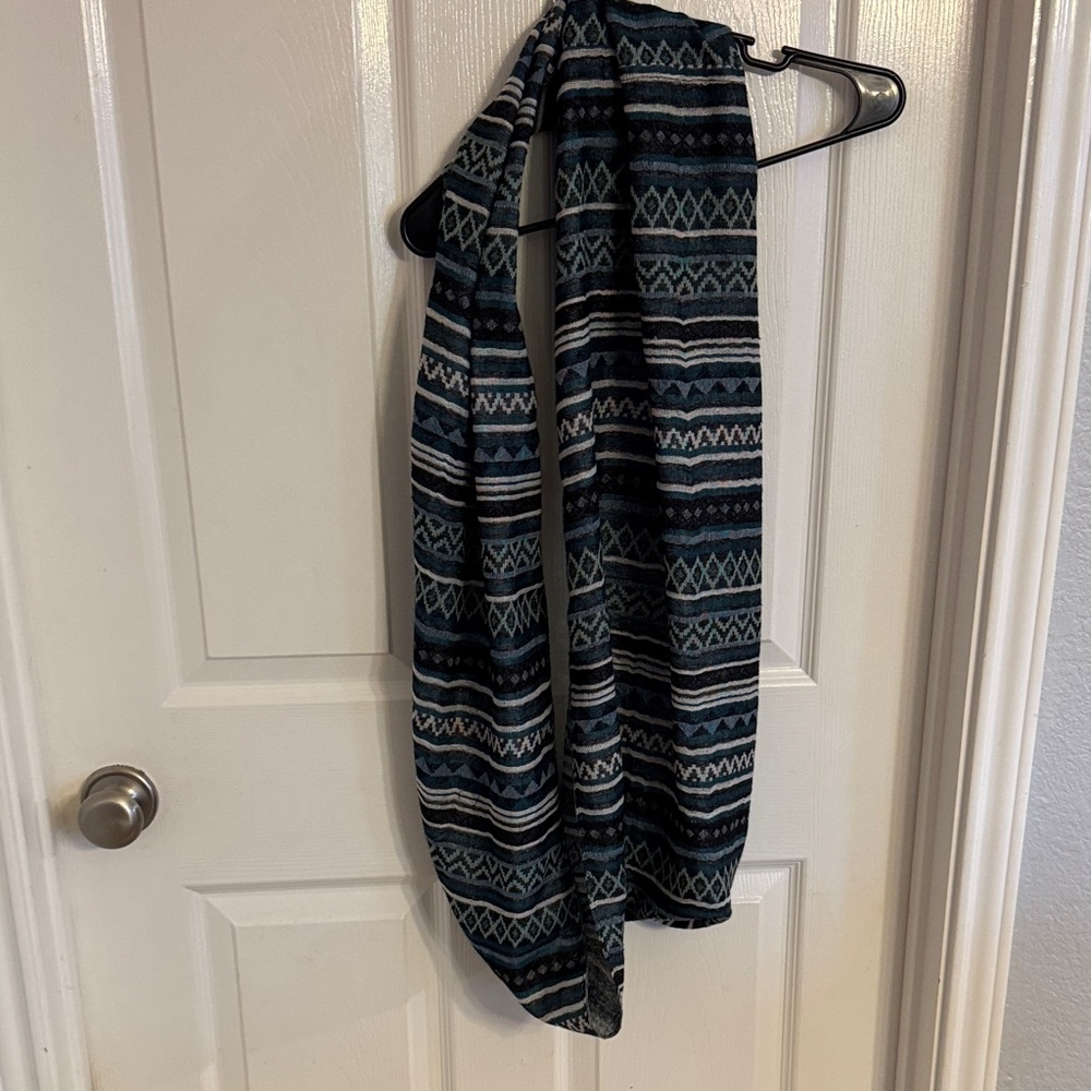 Patterned Blue and Gray Scarf